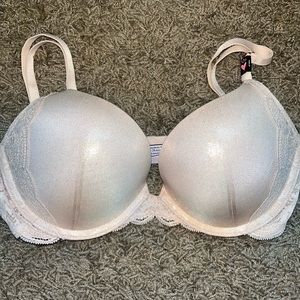 victoria’s secret tan shimmer lace bra